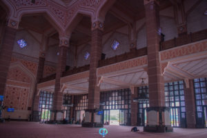 布城粉紅清真寺內部